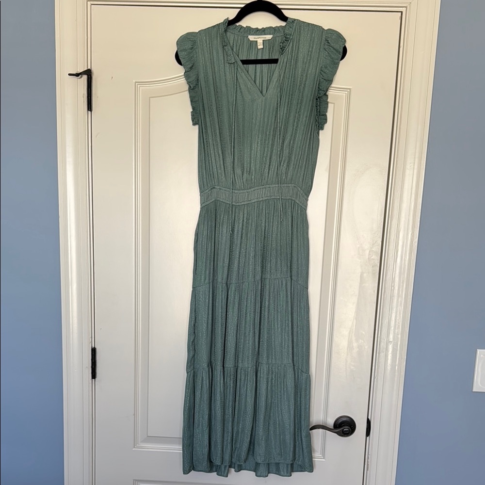 Green Sleeveless Midi Dress